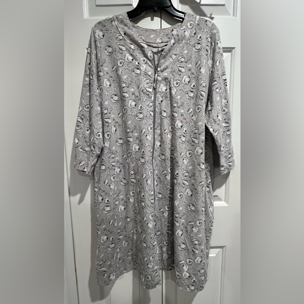 Sea Shell Robe - Gray Shell-Print Lightweight / Swimsuit CoverUp - Picture 2 of 8